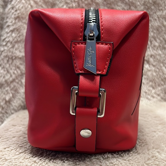 KENDALL + KYLIE Make up bag - Picture 2 of 9